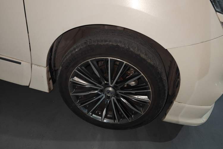 Used Nissan Quest 2015 3.5L SL Right Front Wheel Hub