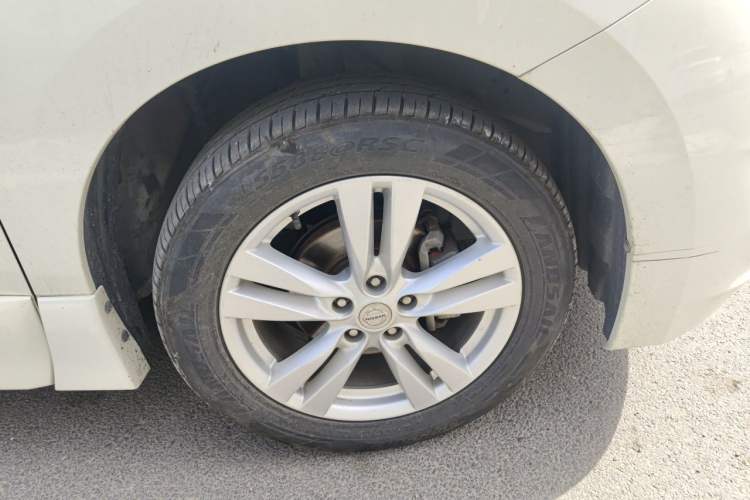 Used Nissan Quest 2015 3.5L SL Right Front Wheel Hub
