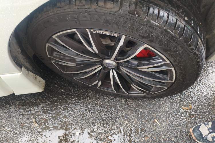 Used Nissan Quest 2015 3.5L SL Right Front Wheel Hub