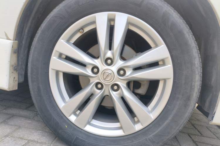 Used Nissan Quest 2015 3.5L SL Right Front Wheel Hub