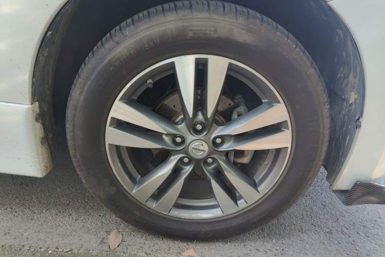 Used Nissan Quest 2015 3.5L SL Right Front Wheel Hub