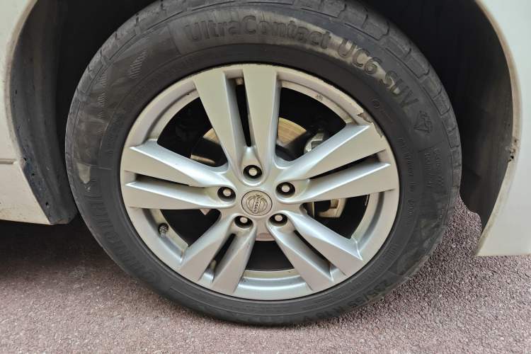 Used Nissan Quest 2015 3.5L SL Right Front Wheel Hub