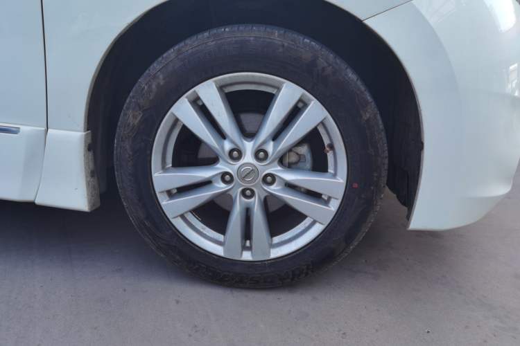 Used Nissan Quest 2015 3.5L SL Right Front Wheel Hub