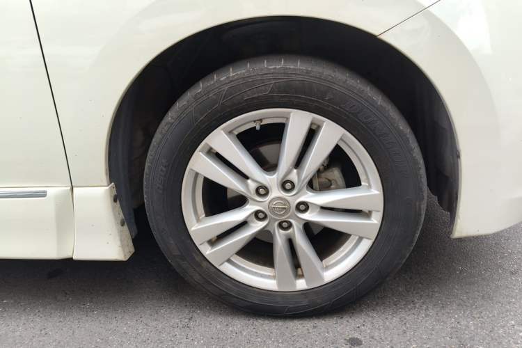 Used Nissan Quest 2015 3.5L SL Right Front Wheel Hub