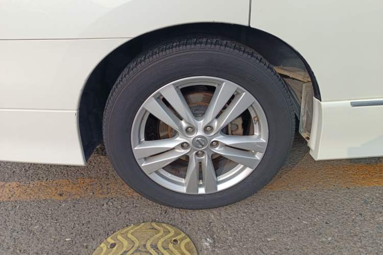 Used Nissan Quest 2015 3.5L SL Right Rear Wheel Hub