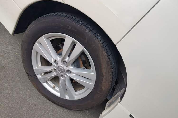 Used Nissan Quest 2015 3.5L SL Right Rear Wheel Hub
