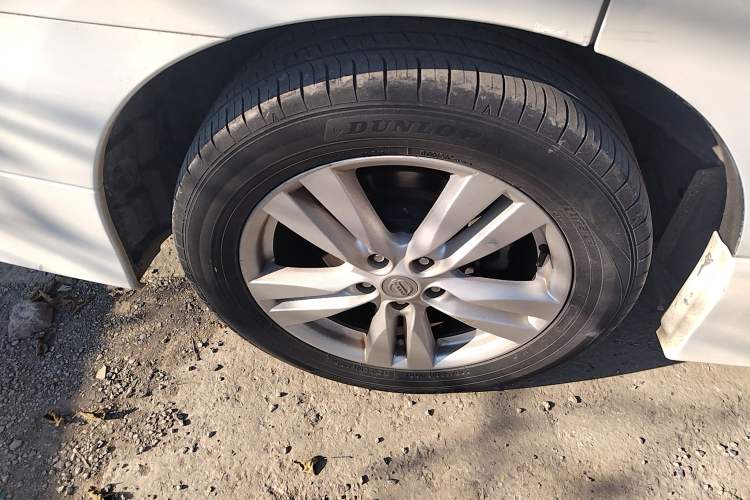 Used Nissan Quest 2015 3.5L SL Right Rear Wheel Hub