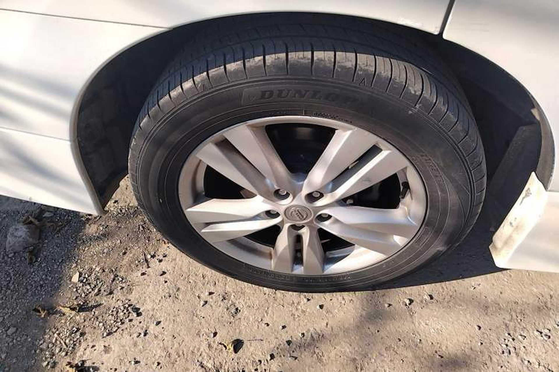 Used Nissan Quest 2015 3.5L SL Right Rear Wheel Hub