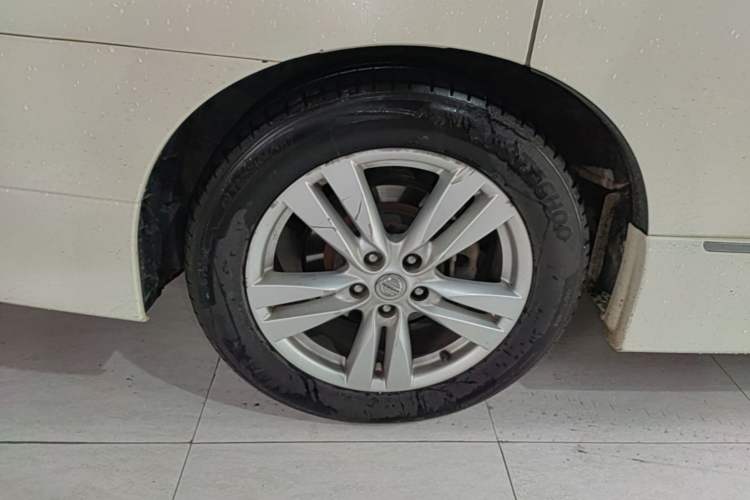 Used Nissan Quest 2015 3.5L SL Right Rear Wheel Hub