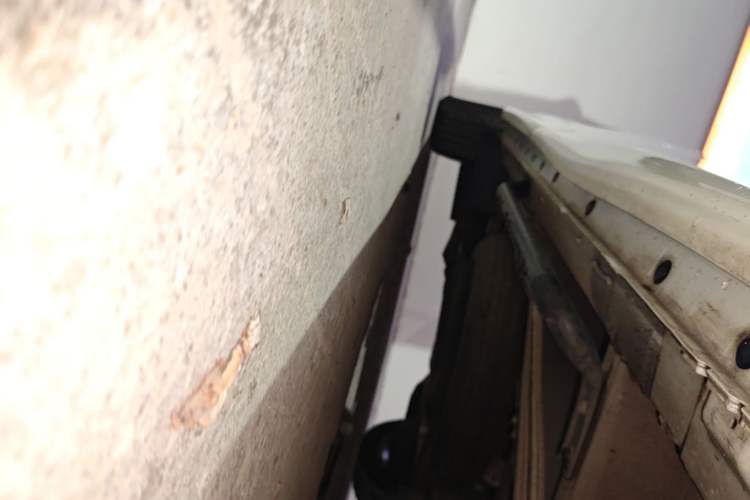 Used Nissan Quest 2015 3.5L SL Right Side Sill