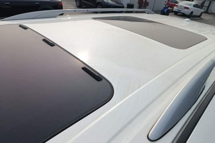 Used Nissan Quest 2015 3.5L SL Roof