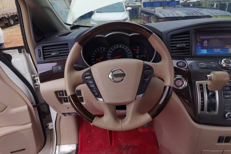 Used Nissan Quest 2015 3.5L SL Steering Wheel