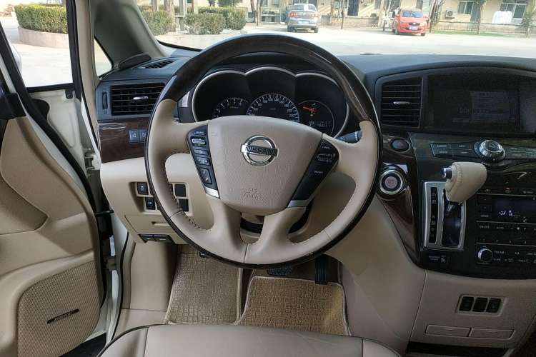 Used Nissan Quest 2015 3.5L SL Steering Wheel