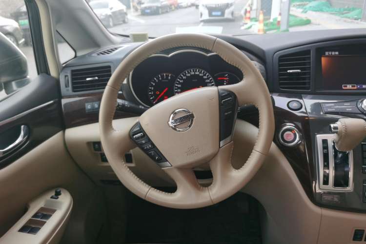 Used Nissan Quest 2015 3.5L SL Steering Wheel