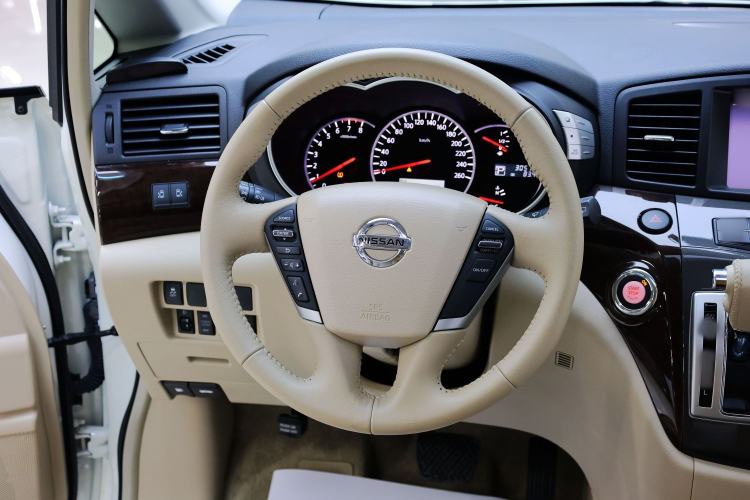 Used Nissan Quest 2015 3.5L SL Steering Wheel