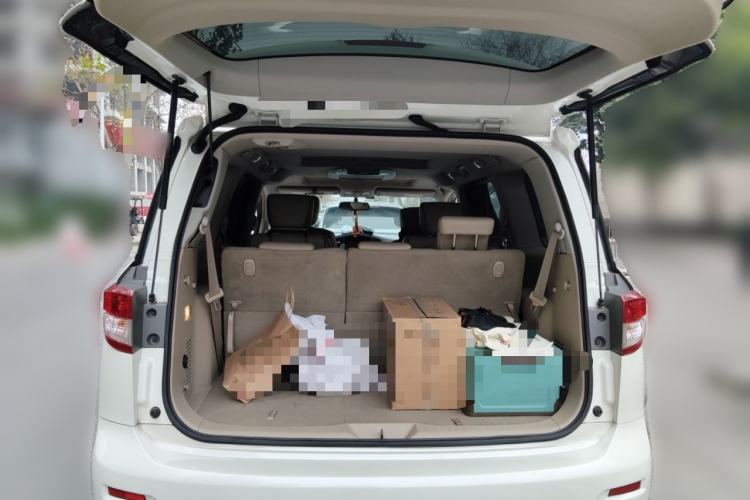 Used Nissan Quest 2015 3.5L SL Trunk
