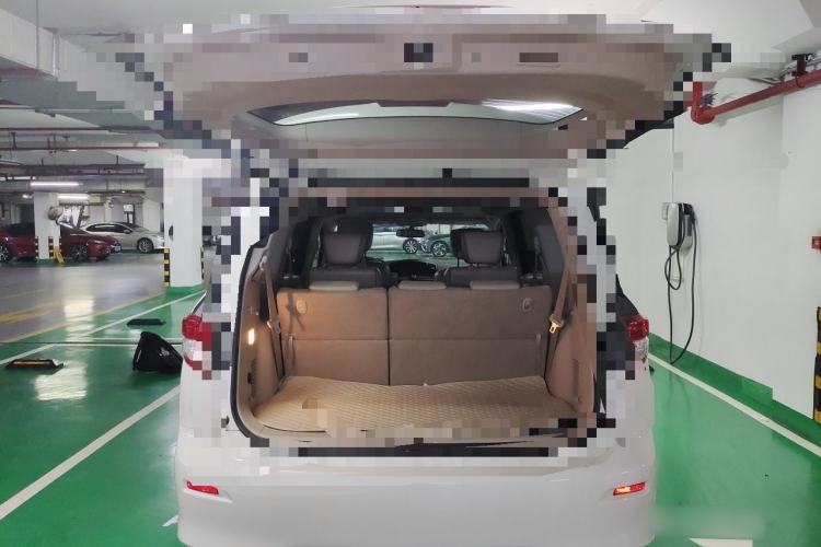 Used Nissan Quest 2015 3.5L SL Trunk