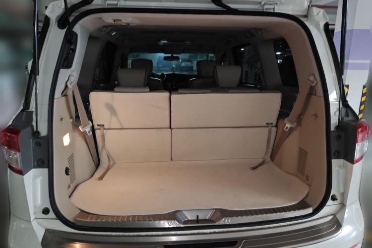 Used Nissan Quest 2015 3.5L SL Trunk