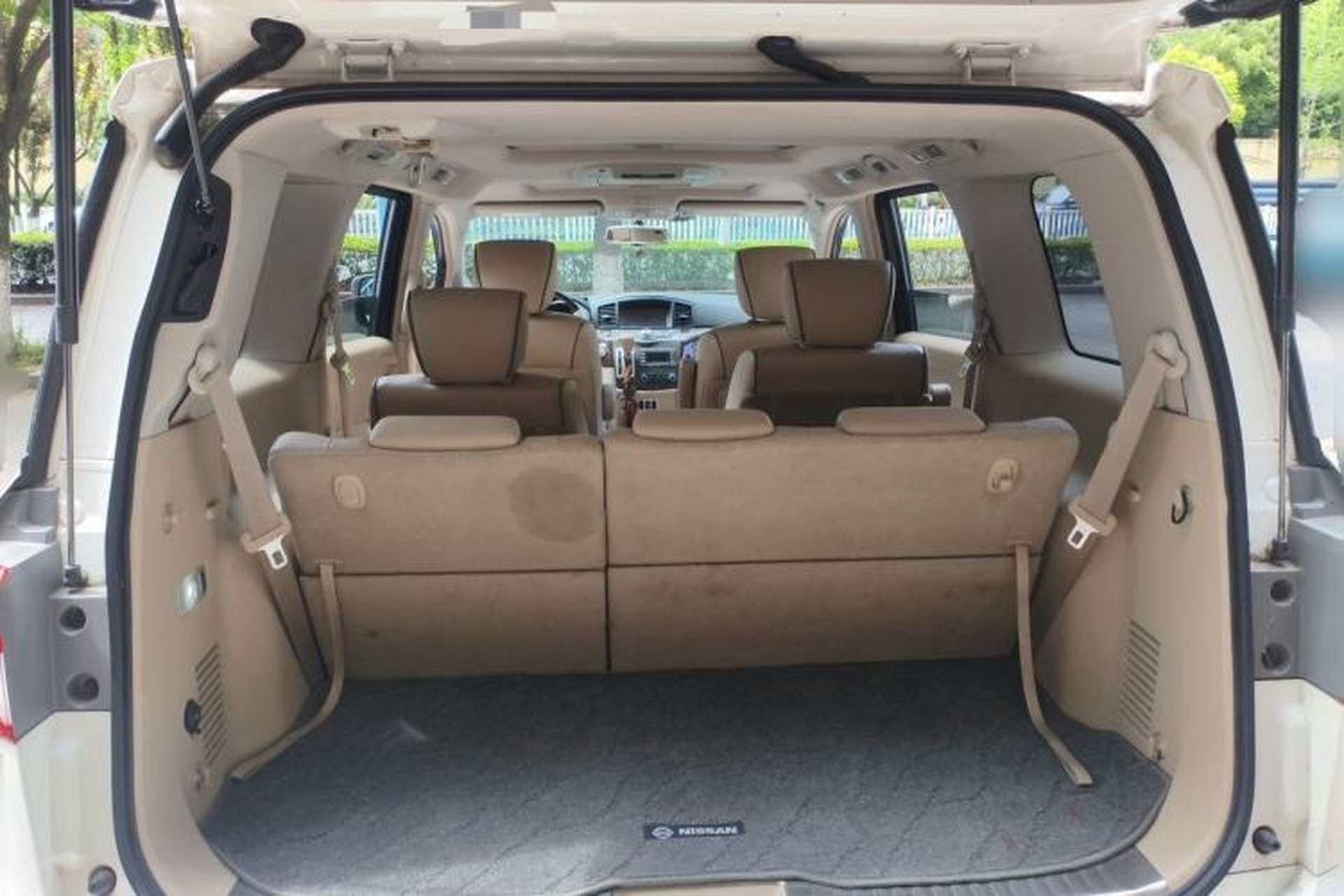 Used Nissan Quest 2015 3.5L SL Trunk