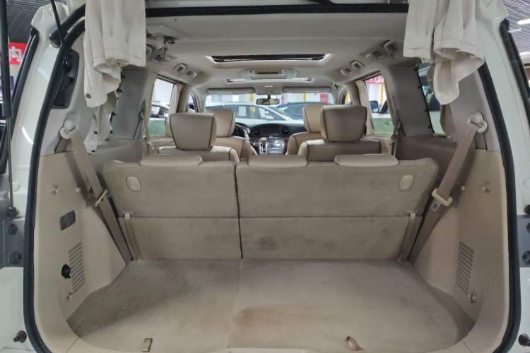 Used Nissan Quest 2015 3.5L SL Trunk
