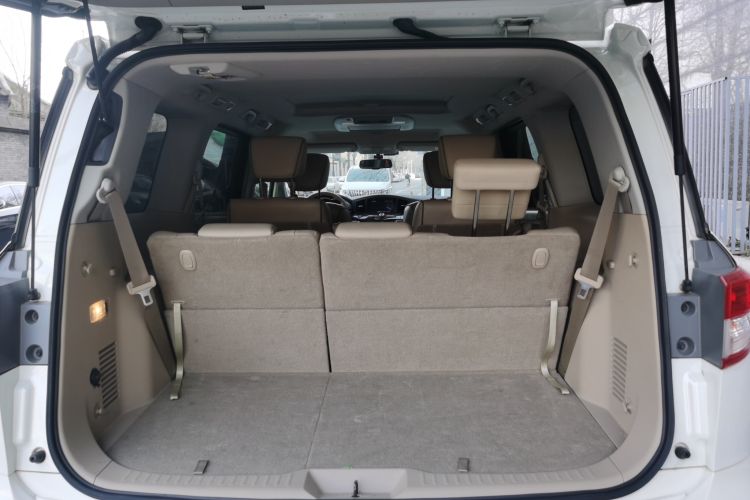 Used Nissan Quest 2015 3.5L SL Trunk