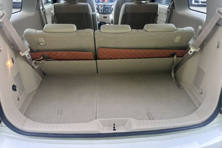 Used Nissan Quest 2015 3.5L SL Trunk