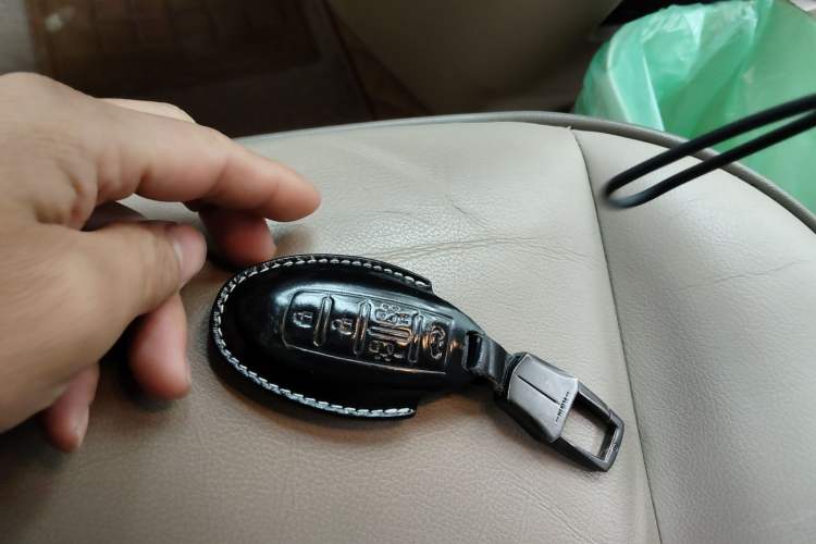 Used Nissan Quest 2015 3.5L SL Vehicle Key