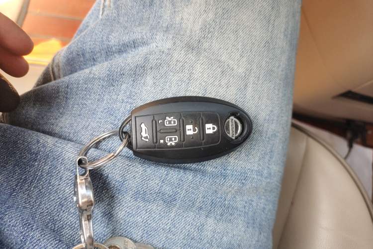 Used Nissan Quest 2015 3.5L SL Vehicle Key