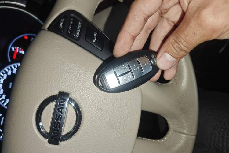Used Nissan Quest 2015 3.5L SL Vehicle Key