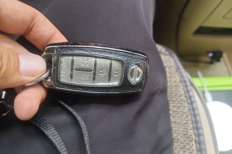 Used Nissan Quest 2015 3.5L SL Vehicle Key