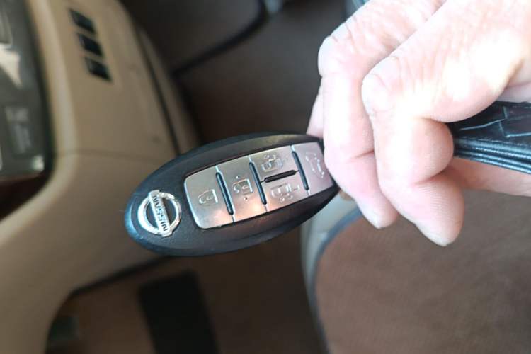Used Nissan Quest 2015 3.5L SL Vehicle Key
