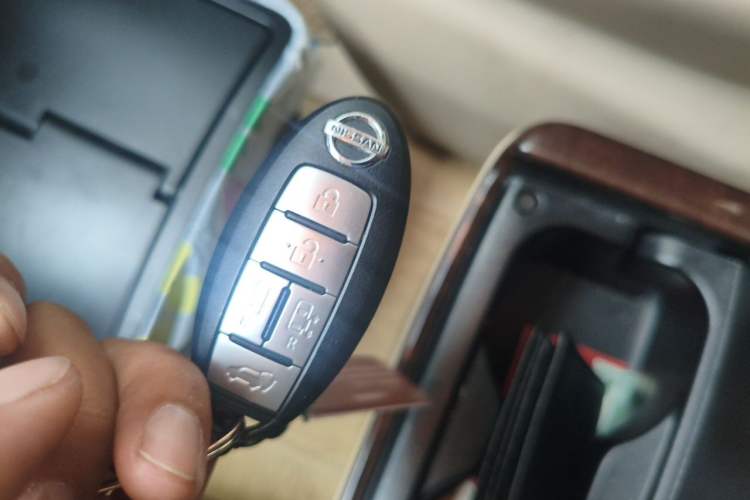 Used Nissan Quest 2015 3.5L SL Vehicle Key