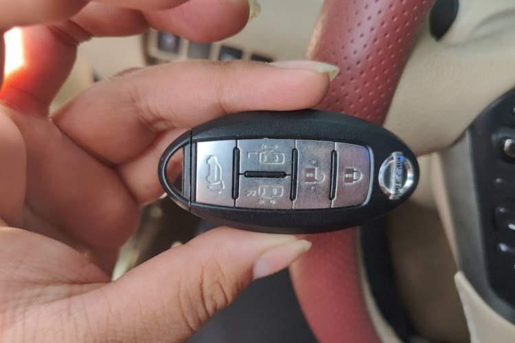 Used Nissan Quest 2015 3.5L SL Vehicle Key