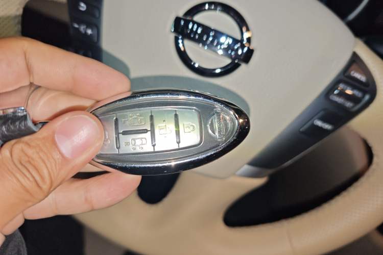 Used Nissan Quest 2015 3.5L SL Vehicle Key