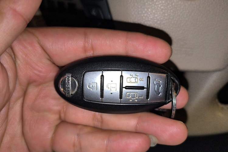 Used Nissan Quest 2015 3.5L SL Vehicle Key