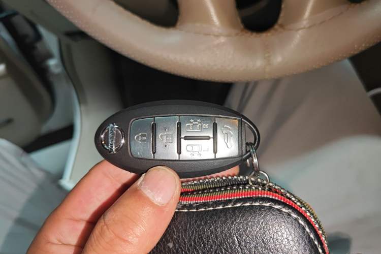 Used Nissan Quest 2015 3.5L SL Vehicle Key
