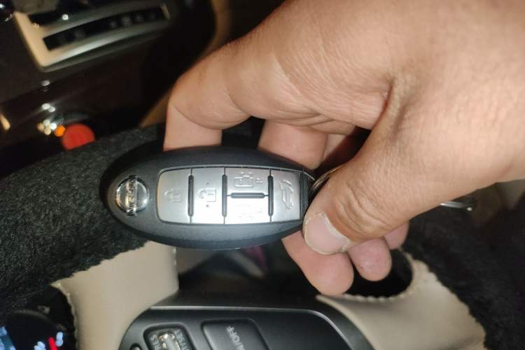 Used Nissan Quest 2015 3.5L SL Vehicle Key