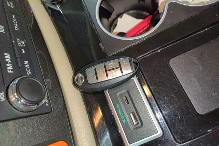 Used Nissan Quest 2015 3.5L SL Vehicle Key