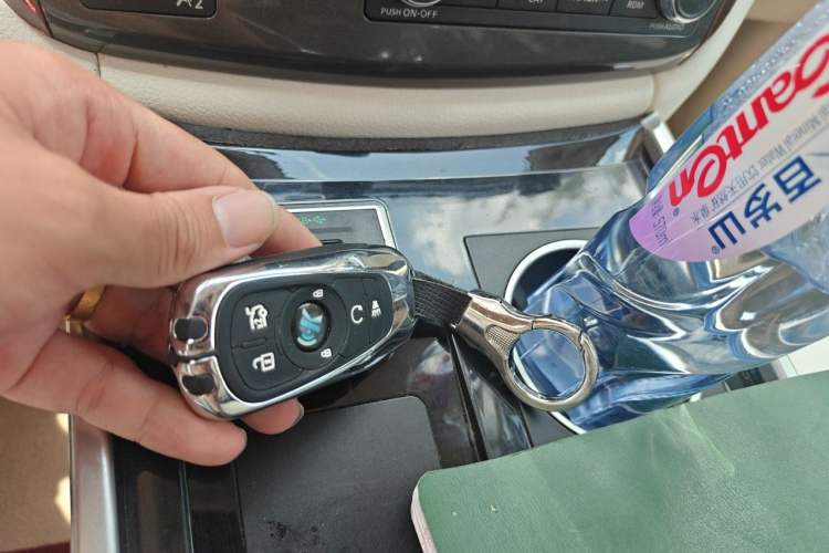 Used Nissan Quest 2015 3.5L SL Vehicle Key