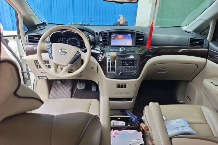 Used Nissan Quest  Center Console