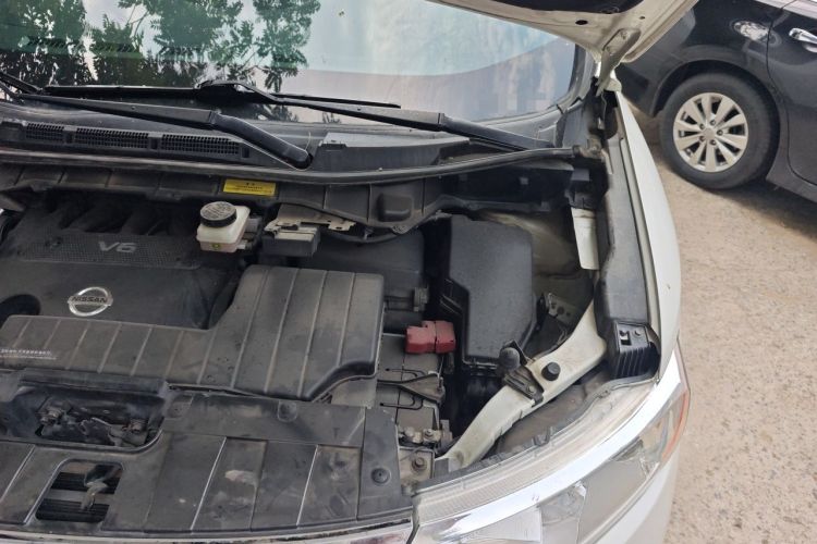Used Nissan Quest  Engine Bay Left