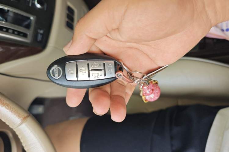 Used Nissan Quest  Vehicle Key