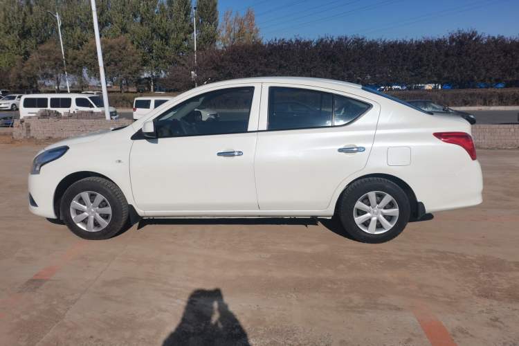 Used Nissan Sunny 2015 1.5XE CVT Comfort Edition Exterior 5