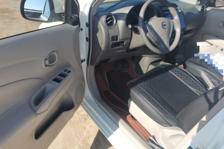 Used Nissan Sunny 2015 1.5XE CVT Comfort Edition Interior 2