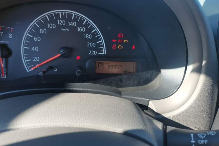 Used Nissan Sunny 2015 1.5XE CVT Comfort Edition Odometer Close Up