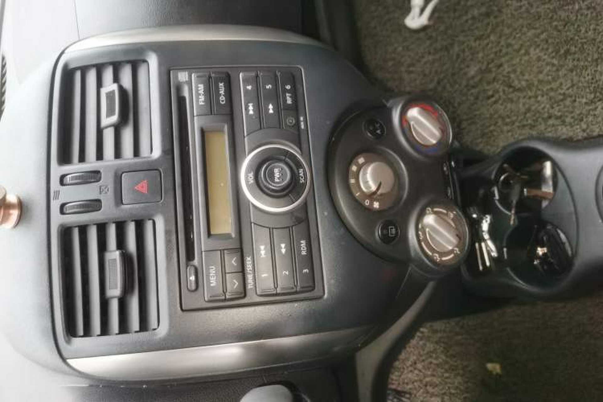 Used Nissan Sunny 2011 1.5XE Manual Comfort Edition Audio And AC Panel