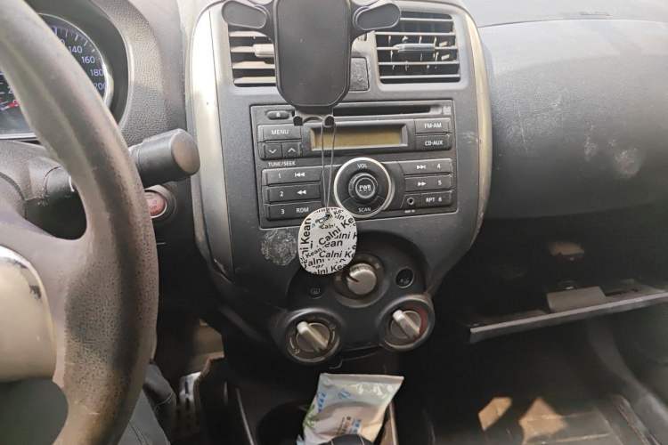 Used Nissan Sunny 2011 1.5XL CVT Luxury Edition Audio And AC Panel