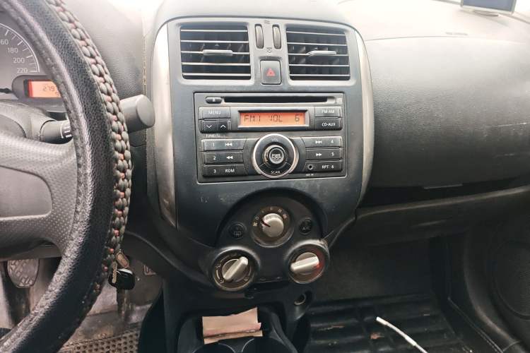 Used Nissan Sunny 2011 1.5XE Manual Comfort Edition Audio And AC Panel