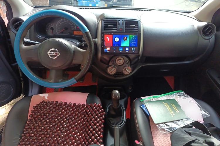 Used Nissan Sunny 2011 1.5XE Manual Comfort Edition Center Console