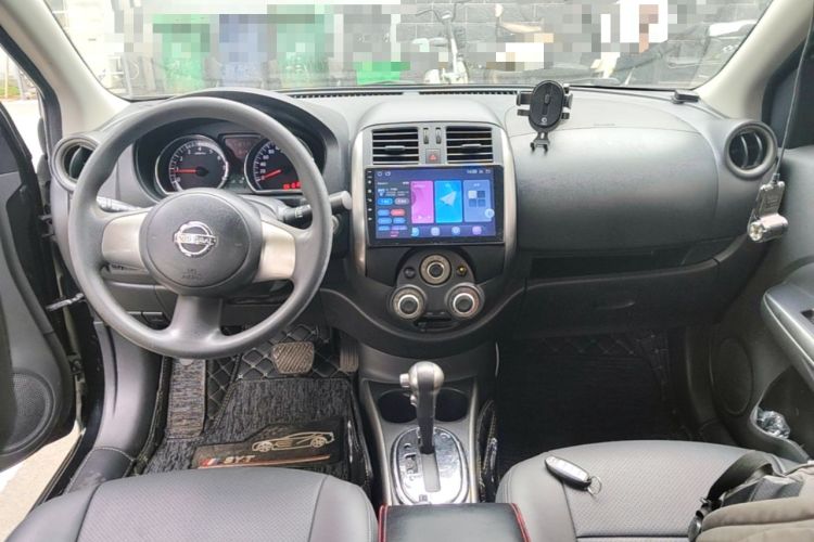 Used Nissan Sunny 2011 1.5XL CVT Luxury Edition Center Console